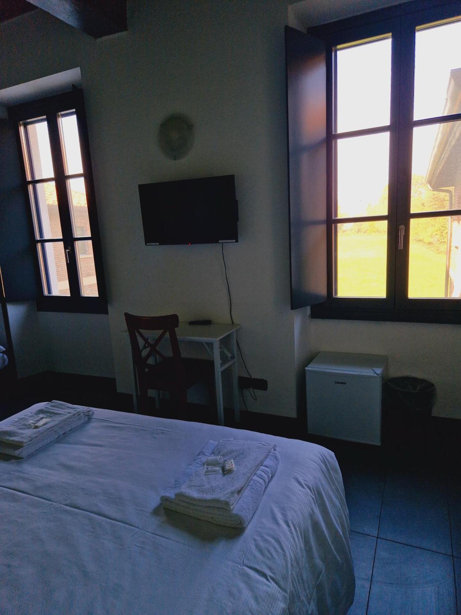 B&B E Ostello, Parco Di Monza, Cascina Costa Alta Exteriör bild